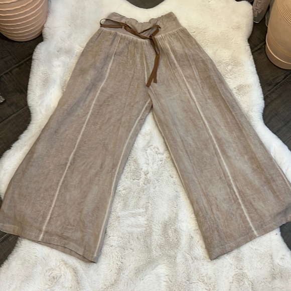 LIGHT WEIGHT SUMMER PANTS . - Picture 2 of 9